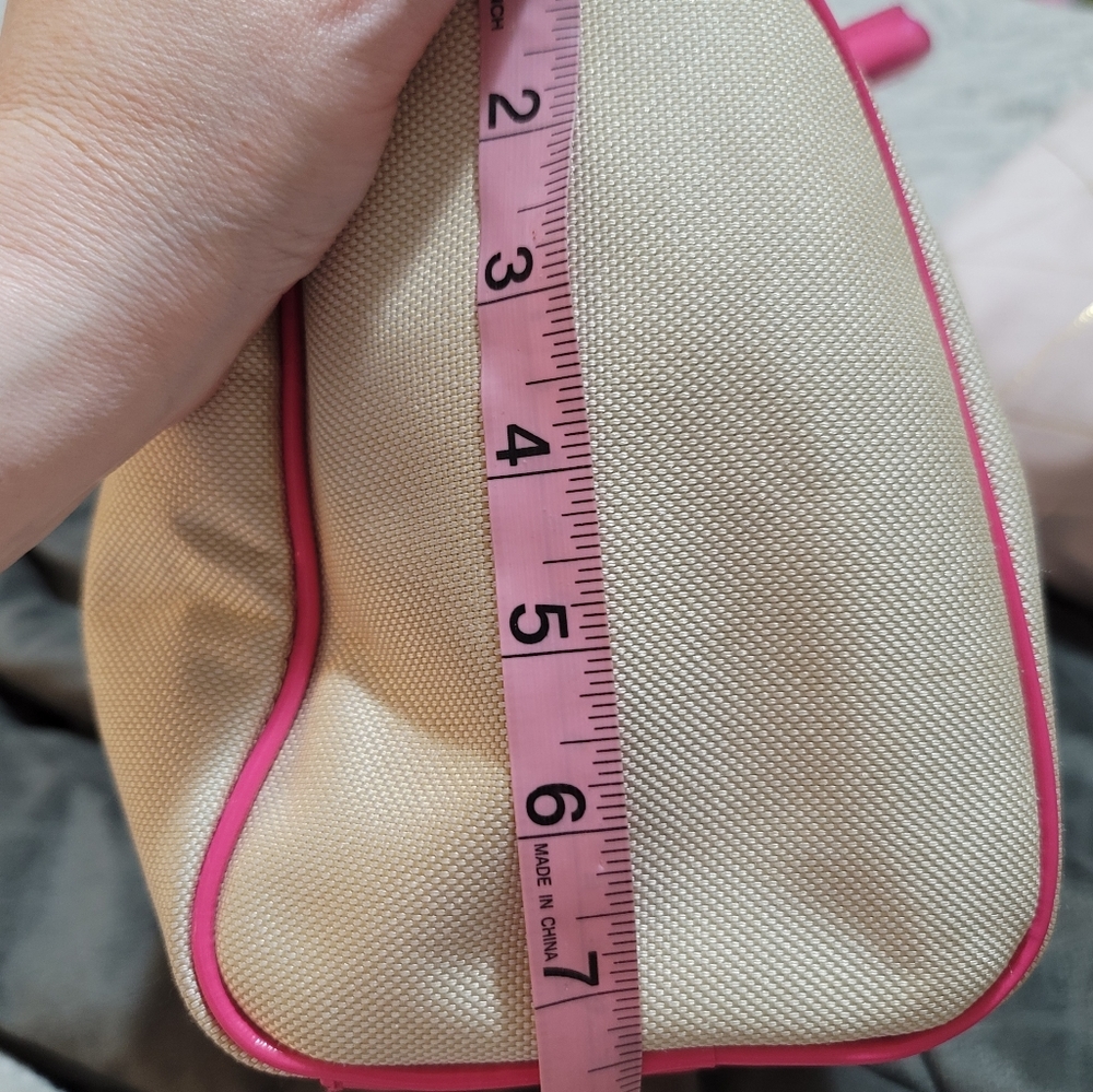 Beautiful Speedy Style Victorias Secret fun pink and smooth canvas style handbag - Picture 16 of 17
